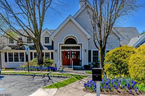 35 Wentworth Rd, Bedminster NJ  07921-2009 exterior