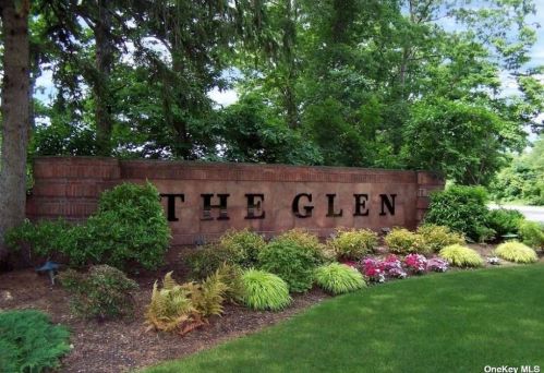 145 Glen Dr, Panamoka, NY 11961-1621