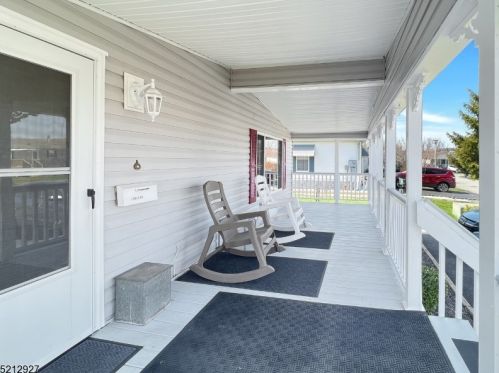 11 Morningside Dr, Belvidere, NJ 07823-2910