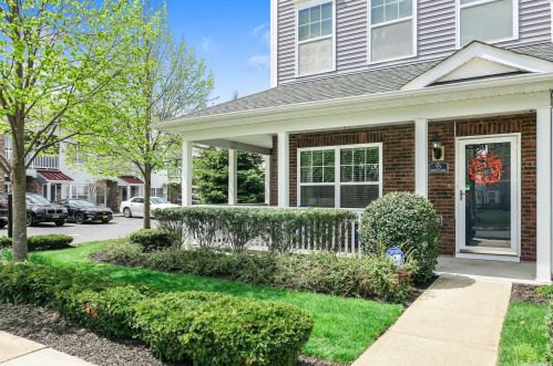 35 Barley Ln, Canaan Lake, NY 11772-4177