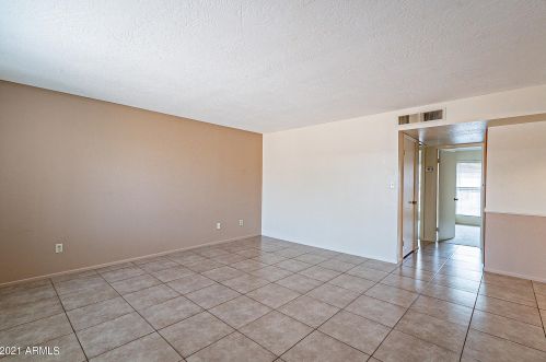 7918 59th Ln, Glendale, AZ 85301-1243