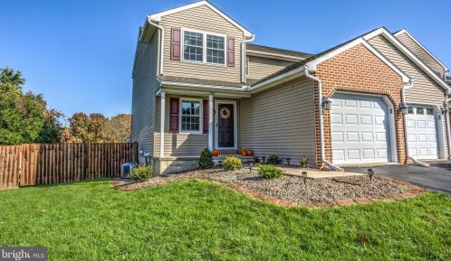 115 Red Stone Cir, Swartzville, PA 17569-9475