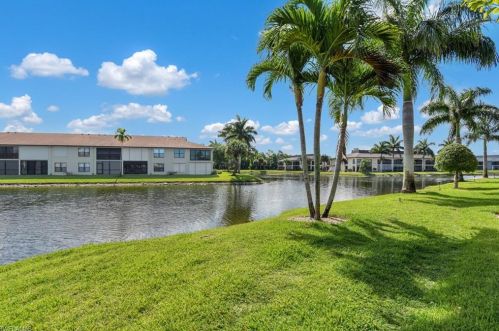 338 Charlemagne Blvd, Naples, FL 34112-7084