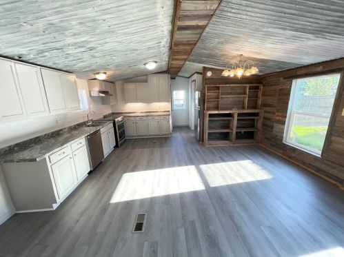 7341 Felder Ln, Conroe, TX 77304-4315