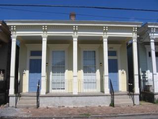 2357 Laurel St, New Orleans LA  70130-5507 exterior