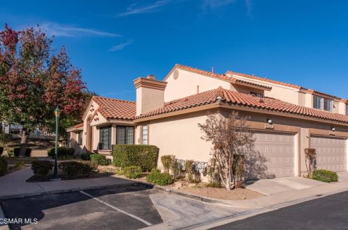 384 Country Club Dr, Simi Valley, CA 93065-7654