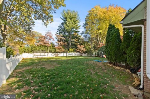 1980 Sterling Pl, Lancaster PA  17601-3848 exterior