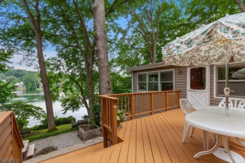 165 Cupsaw Dr, Skyline Lakes NJ  07456-2303 exterior