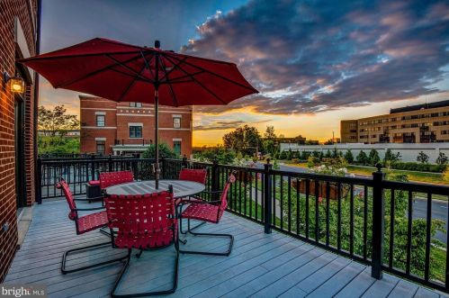 12146 Chancery Sta Cir, Herndon VA 20190-5801 exterior