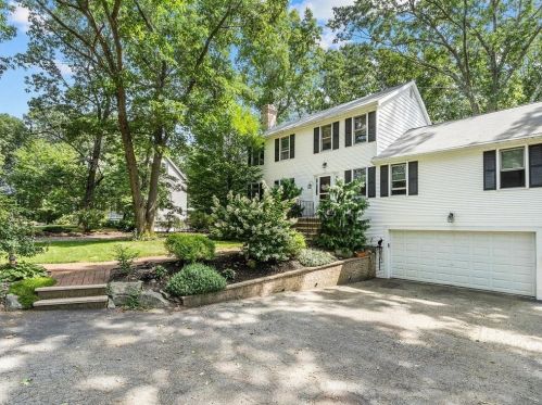759 Woodward Rd, Providence, RI 02904-3140