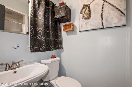 323 Lk Shr Dr, Bricktown NJ 08723-6013 exterior