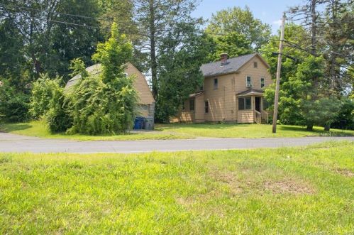 94 White Oak Ave, Plainville, CT 06062-2528