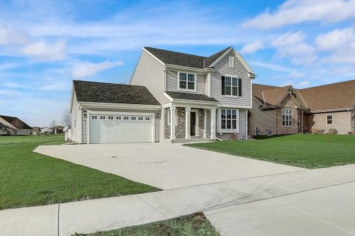 515 Spur Rd, Slinger, WI 53086-9292