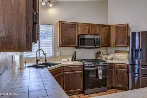 5032 Condor Dr, Tucson AZ  85742-9404 exterior