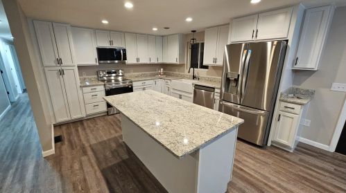 18674 Hogan Rd, Aurora, IN 47001-8023