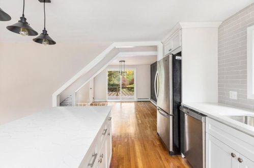 61 Knotty Oak Rd, Coventry RI  02816-8306 exterior