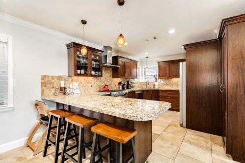 803 Sealy St, Galveston TX 77550-6221 exterior