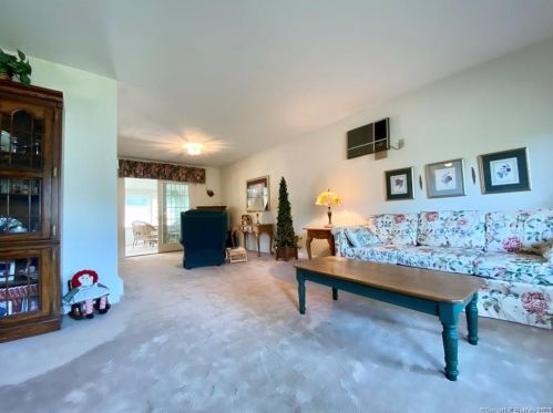 242 Dahlia Dr, Mahopac NY  10541-3768 exterior