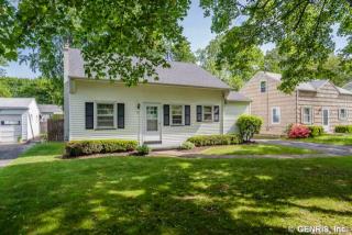 52 Haddon Rd, Rochester, NY 14626-2110