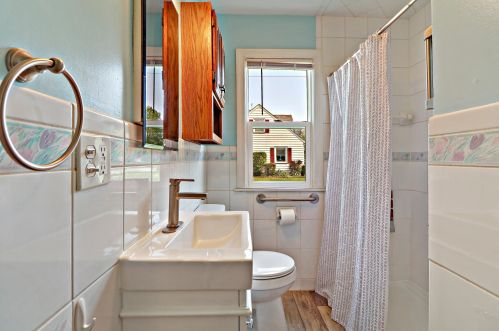 7846 15th Ave, Kenosha WI  53143-5973 exterior