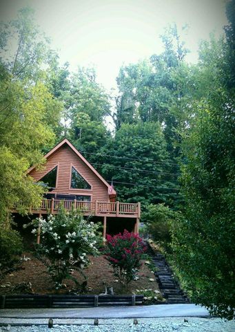 170 Bay Dr, Lancaster, TN 38569-5256