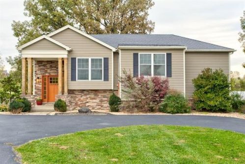 364 Hinkle Ln, Shelbyville, KY 40065-9710
