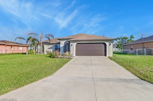 421 43rd St, Cape Coral, FL 33914-5861