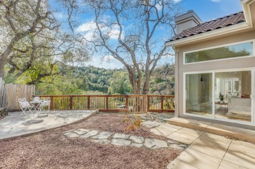 21461 Saratoga Hills Rd, Saratoga CA  95070-5377 exterior