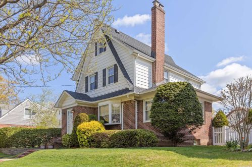 69 Primrose Ave, Floral Park, NY 11001-2515