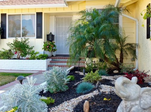 6836 Huntdale St, Long Beach, CA 90808-3031