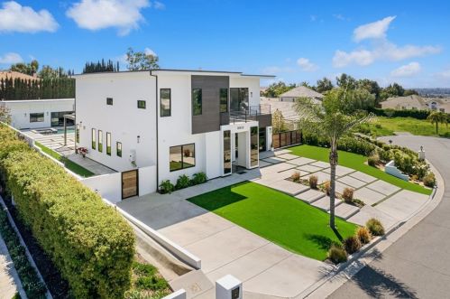 18852 Canyon Crest Dr, Orange, CA 92861-2806