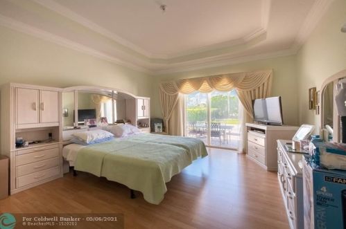 19032 55 St, Hollywood FL 33029-6290 exterior