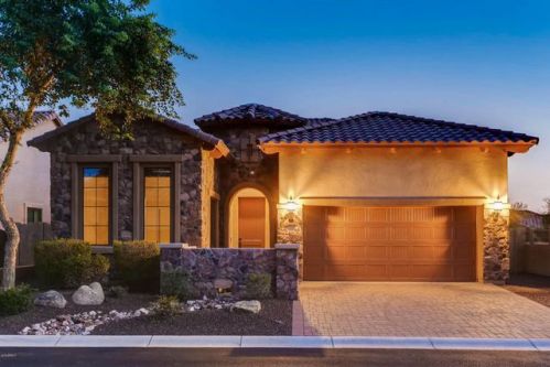8319 Ingram St, Mesa, AZ 85207-3194