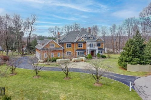 16 Bradley Farms, Chappaqua, NY 10514-1426