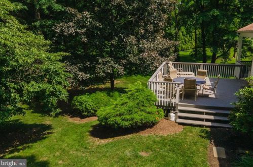 288 Huntsman Ln, Blue Bell PA  19422-2818 exterior