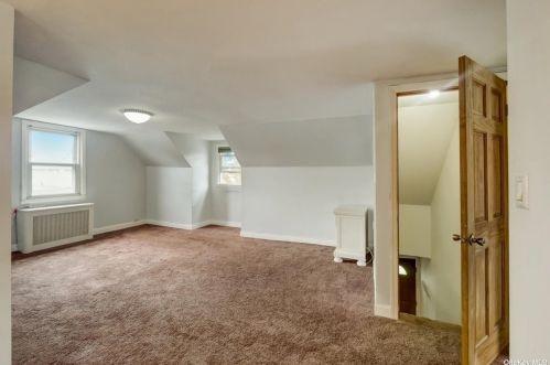 1317 Union Ave, Floral Park NY  11003-2610 exterior