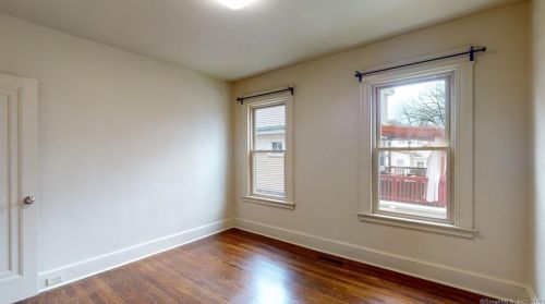 29 Lexington Ave, Waterbury CT  06710-1435 exterior