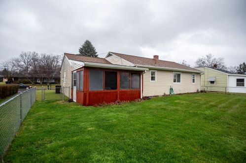 780 Donna Dr, Hermitage PA  16148-2938 exterior