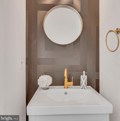 217 Atlantic St, Washington DC  20032-3043 exterior