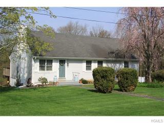 137 Gleneida Ridge Rd, Kent Lakes, NY 10512-1008