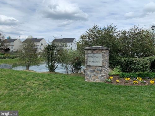 39 Houser Dr, Lovettsville VA  20180-8631 exterior