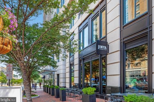 12146 Chancery Sta Cir, Herndon VA 20190-5801 exterior