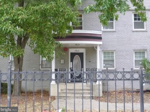 3864 9th St, Washington, DC 20032-4028