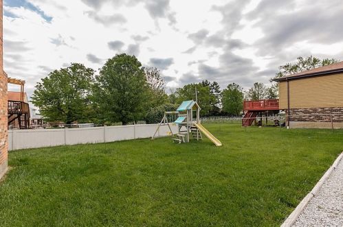 614 Columbia Ave, Cincinnati, OH 45215-3946