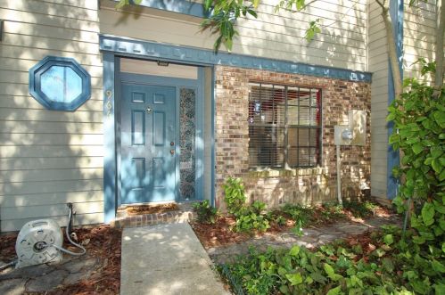966 Congress Ct, Casselberry, FL 32707-5873