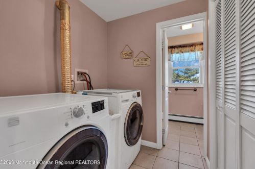 316 Sunset Dr, Pelican Island NJ  08751-2225 exterior