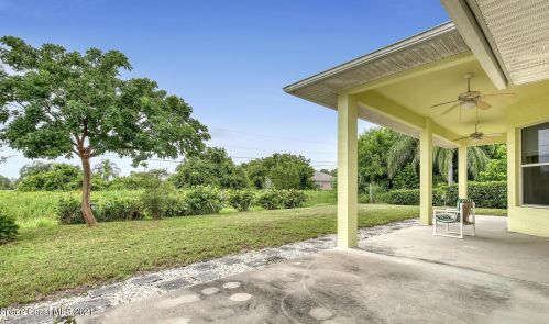 105 Keystone Dr, Sebastian FL  32958-6935 exterior