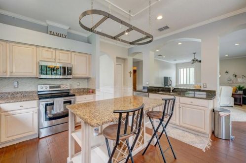 4227 Harbor Lake Dr, Lutz FL  33558-9710 exterior