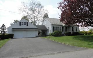 53 Newport Ave, Nazareth, PA 18064-1130