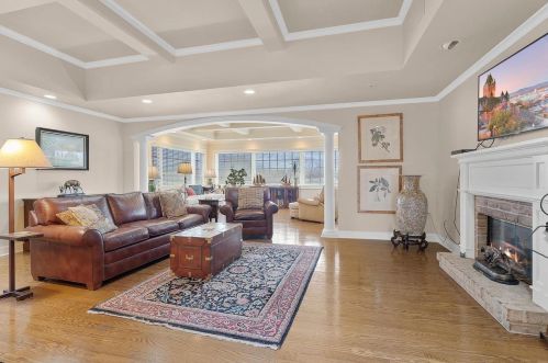 1611 Twin Lakes Cir, Green Bay, WI 54311-5671